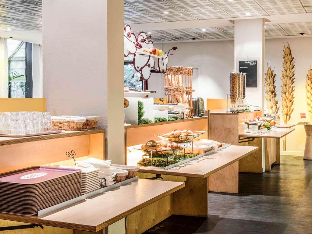 巴黎克雷泰伊宜必思酒店 餐厅 照片