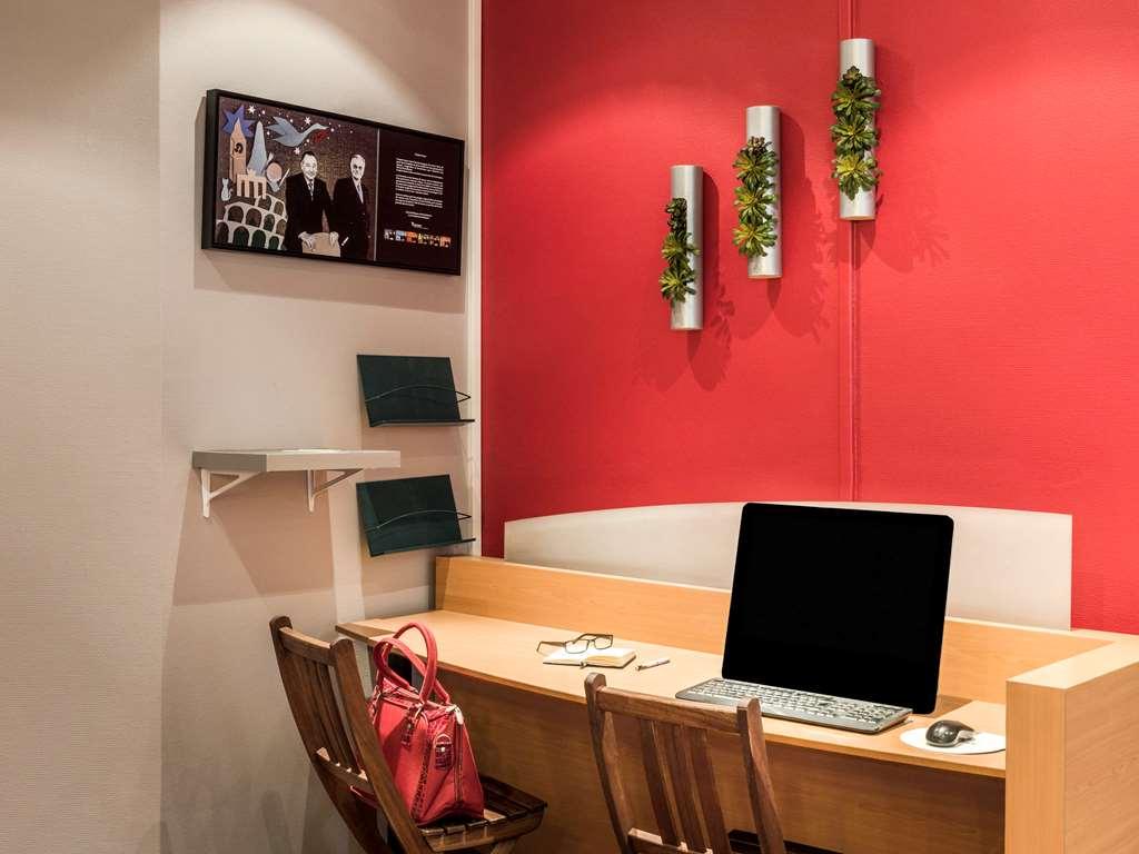 巴黎克雷泰伊宜必思酒店 设施 照片